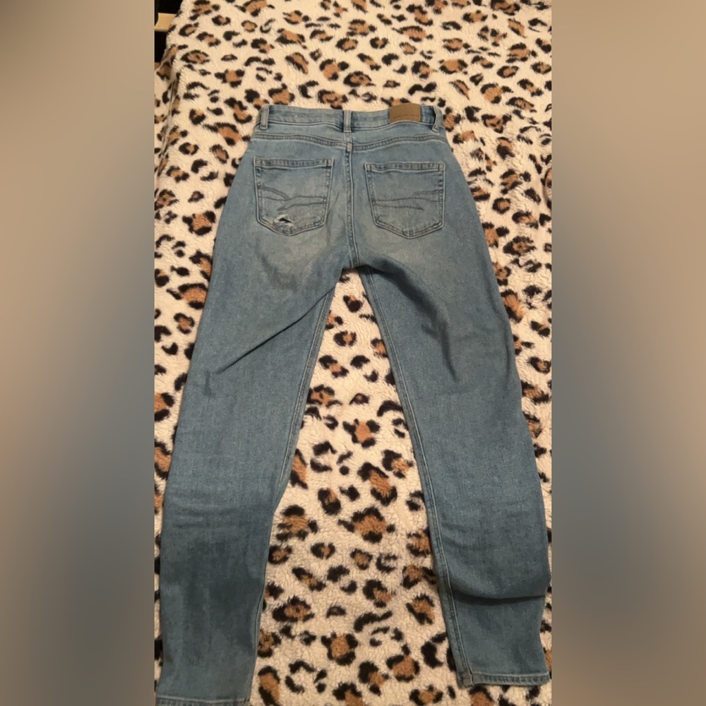 American Eagle Mid/High Rise Light Wash Mom Jeans, 00, light signs of wear